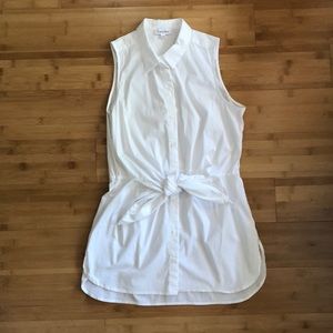 White button-up tank with bow (Calvin Klein, size M)
